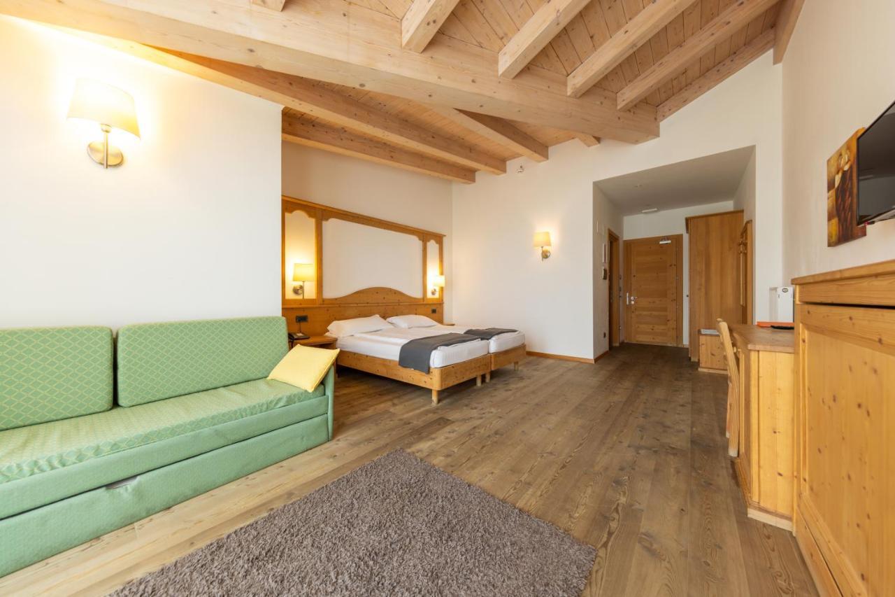 Alpine Mugon Hotel 바슨 외부 사진