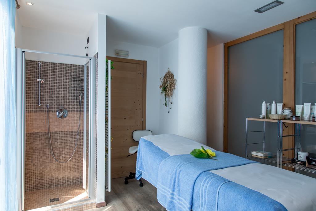 Alpine Mugon Hotel 바슨 외부 사진
