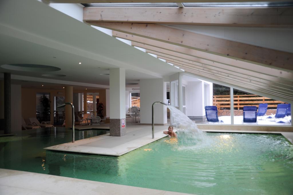 Alpine Mugon Hotel 바슨 외부 사진