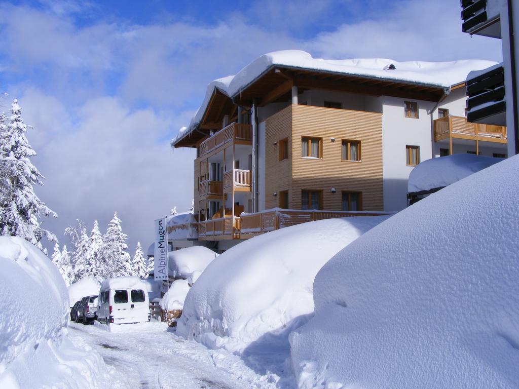 Alpine Mugon Hotel 바슨 외부 사진