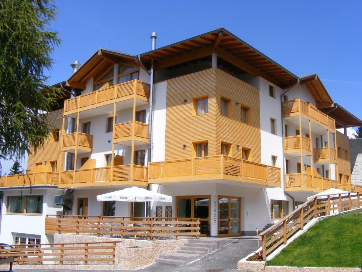 Alpine Mugon Hotel 바슨 외부 사진